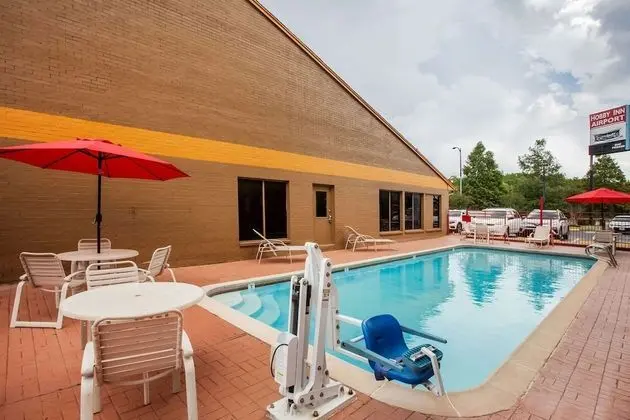 Travelodge by Wyndham Houston Hobby Airport - Havuz