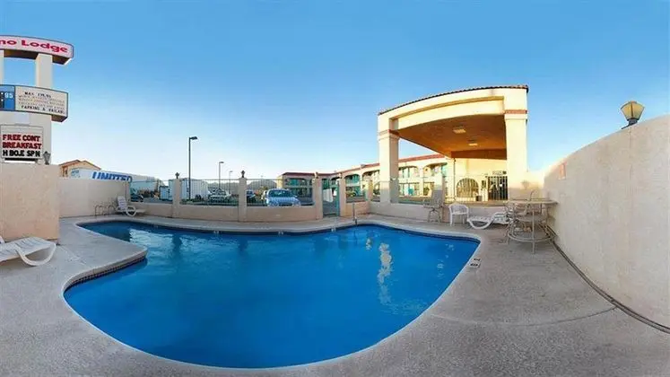 Travelodge by Wyndham Kingman