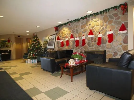 Travelodge by Wyndham Lacombe - Lobi