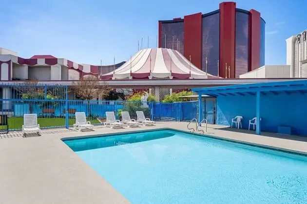 Travelodge by Wyndham Las Vegas - Havuz