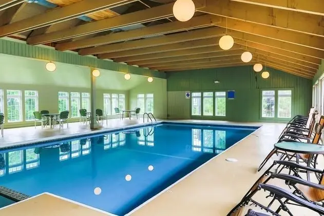 Travelodge by Wyndham Lincoln Near White Mountain - Havuz