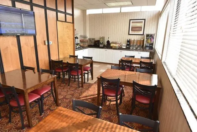 Travelodge by Wyndham North Battleford - Yeme / İçme