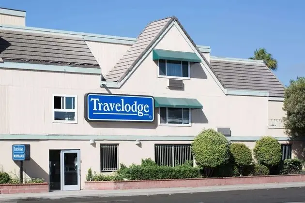 Travelodge by Wyndham Ocean Front - Dış Mekan