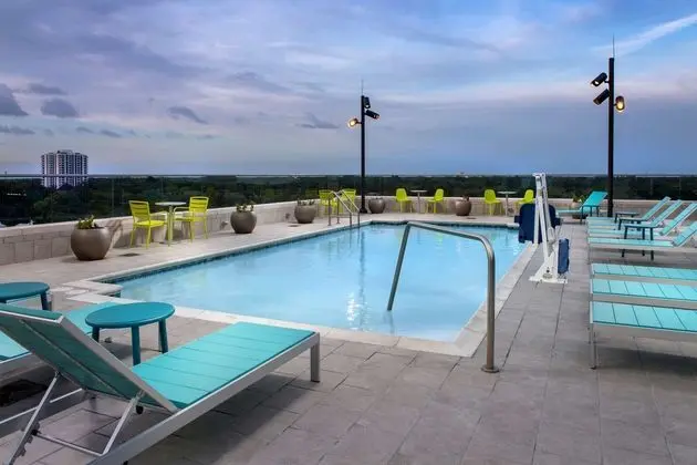 Travelodge by Wyndham Orlando Downtown Centroplex - Havuz
