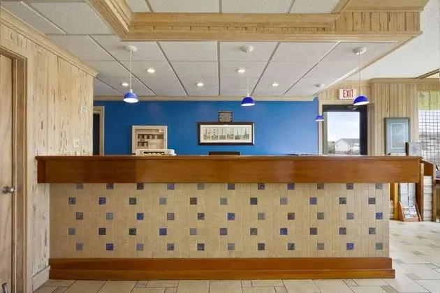 Travelodge by Wyndham Outer Banks/Kill Devil Hills - Lobi