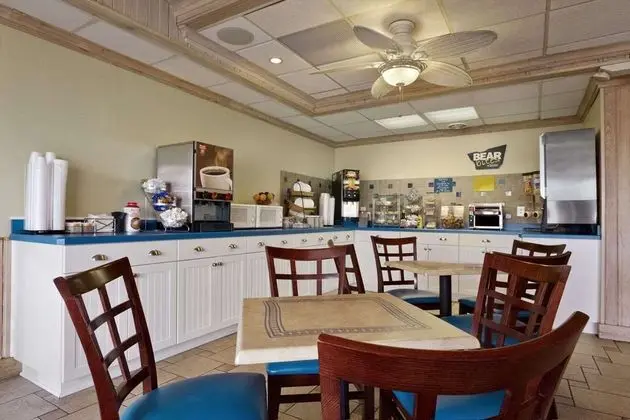 Travelodge by Wyndham Outer Banks/Kill Devil Hills - Yeme / İçme