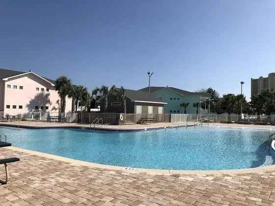 Travelodge by Wyndham Panama City Beach / Beachfront - Havuz