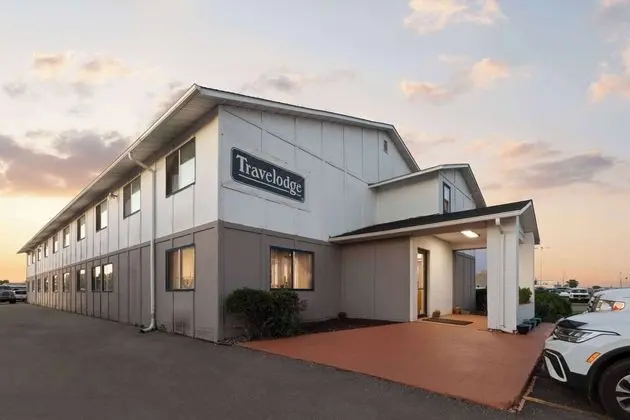 TRAVELODGE BY WYNDHAM REDWOOD FALLS