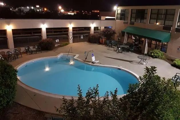Travelodge by Wyndham Roanoke - Havuz