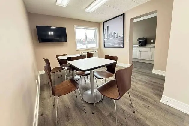 Travelodge By Wyndham Rockford South