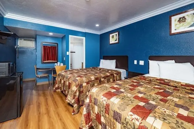 Travelodge by Wyndham Sacramento Convention Center