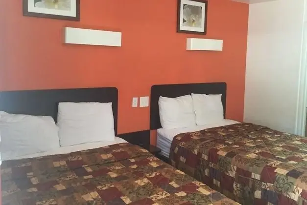 Travelodge by Wyndham Sacramento Convention Center - Oda