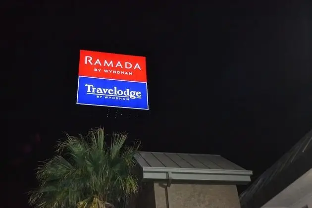 Travelodge by Wyndham San Antonio Lackland AFB North - Dış Mekan