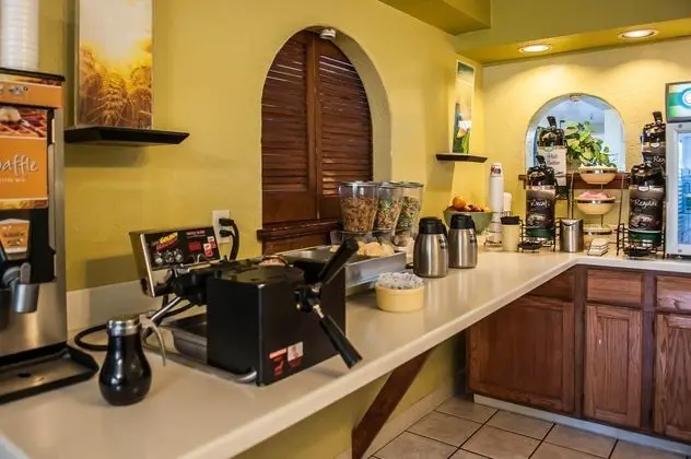 Travelodge by Wyndham Santa Rosa