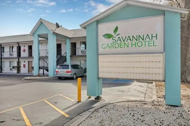 Travelodge by Wyndham Savannah Midtown - Dış Mekan