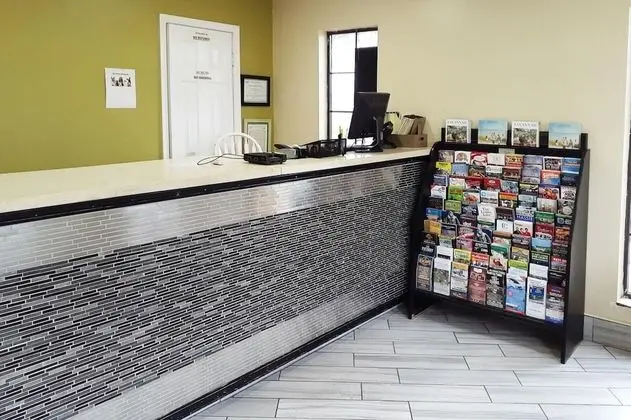 Travelodge by Wyndham Savannah Midtown - Lobi