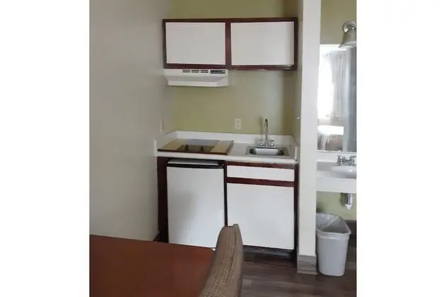 Travelodge by Wyndham Savannah Midtown - Mutfak