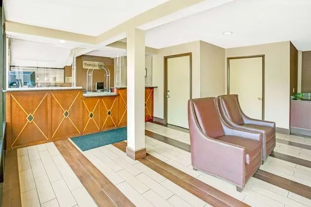 Travelodge by Wyndham Silver Spring - Lobi