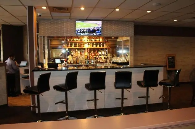 Travelodge by Wyndham Swift Current - Bar