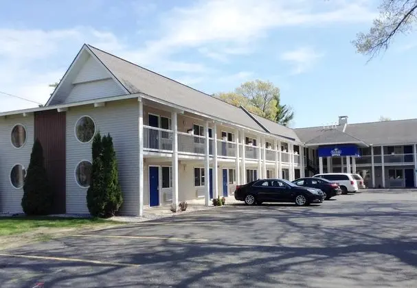 Travelodge by Wyndham Traverse City MI 