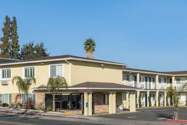 Travelodge by Wyndham Vallejo Napa Valley