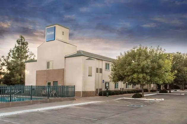 Travelodge by Wyndham Yuba City