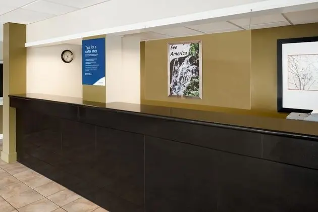 Travelodge by Wyndham Zanesville - Lobi