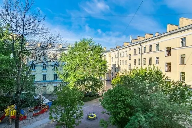 Travelto Zvenigorodskaya