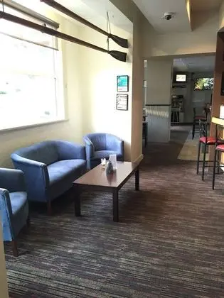 The TRC Hotel - Lobi
