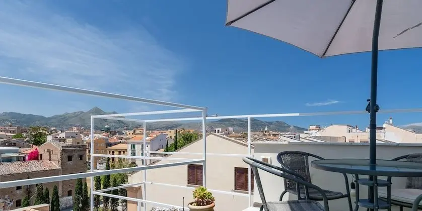 Tre terrazze in Piazza Magione