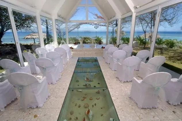 Treasure Island Resort Fiji