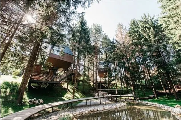 Tree House Close to the National Park Plitvice Lakes - Öne Çıkan Resim