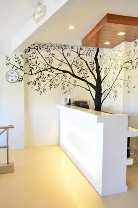 Tree House Inn - Lobi