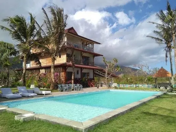 The Tree House Sumbawa - Hostel