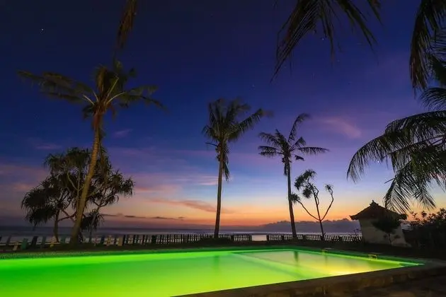 The Tree House Sumbawa - Hostel - Havuz