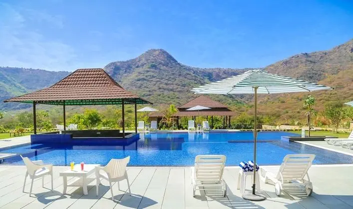 Tree of Life Resort, Udaipur - Havuz