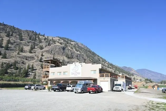 Tree To Me Inn - Dış Mekan