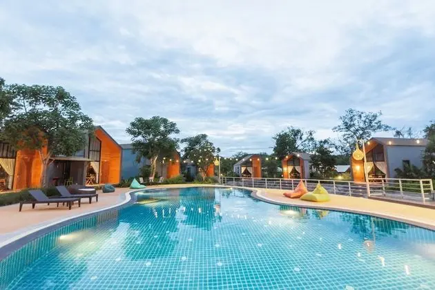 The Tree Riverside Resort Kaeng Krachan - Havuz
