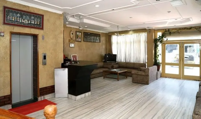 Treebo Bali Palace Vaishno Devi - İç Mekan