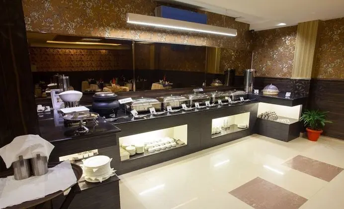 Treebo Four Sight Sector - 14 Gurgaon - Yerinde Yemek