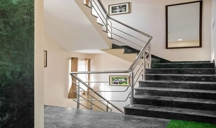 Treebo Indus Residency Premium - İç Mekan