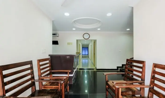 Treebo Royal Inn Trivandrum - Lobi