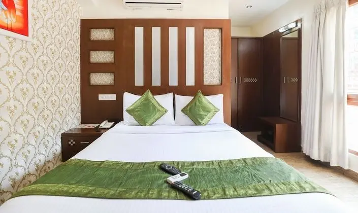 Treebo Select Grand Premier Suites - Oda
