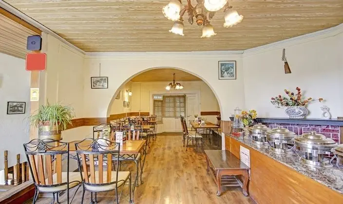 Treebo Trend The Alpine Heritage Residency - Yerinde Yemek