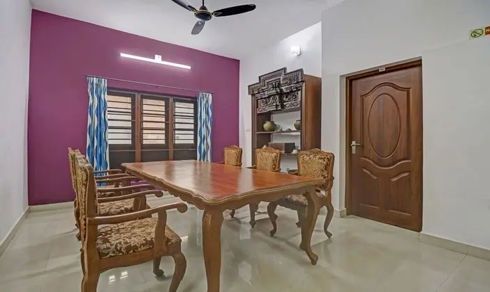 Treebo Trend Backpackers Inn - Yerinde Yemek