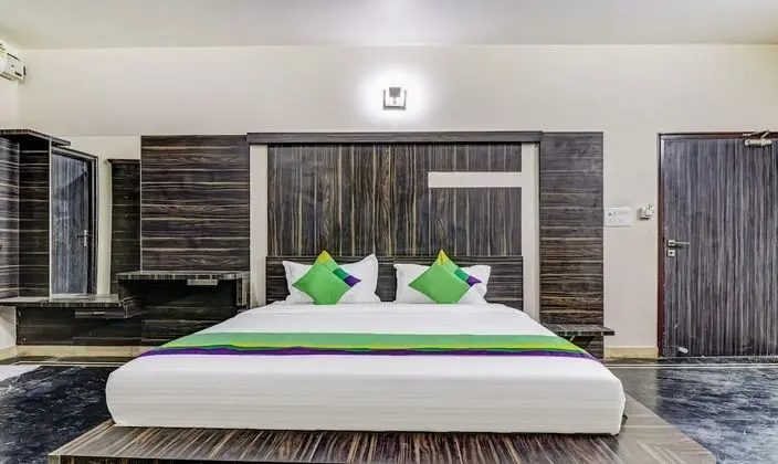 Treebo Trend Coastal Grand - Oda