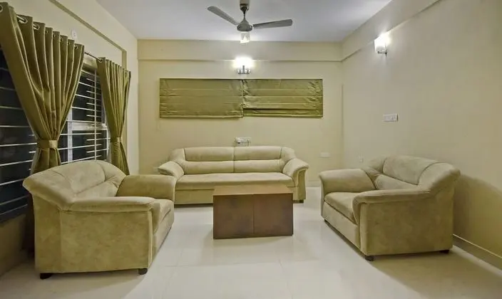 Treebo Trend Cocoon Suites - Lobi