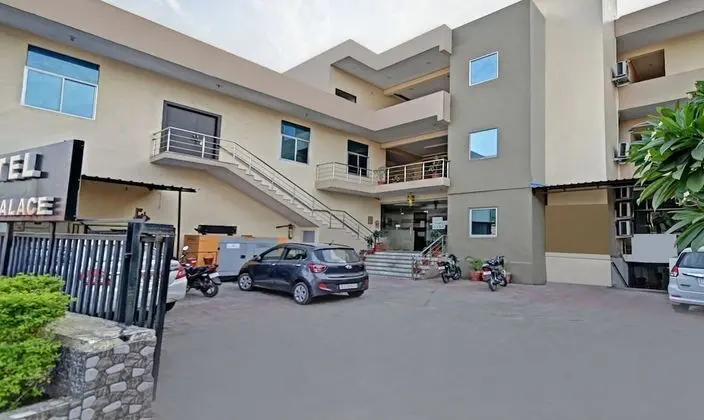 Treebo Trend Dream Palace