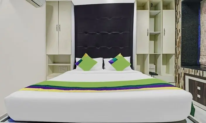 Treebo Trend Elite Premium Homes - Oda