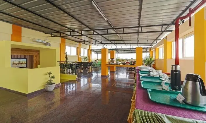 Treebo Trend Grace Inn - Yerinde Yemek